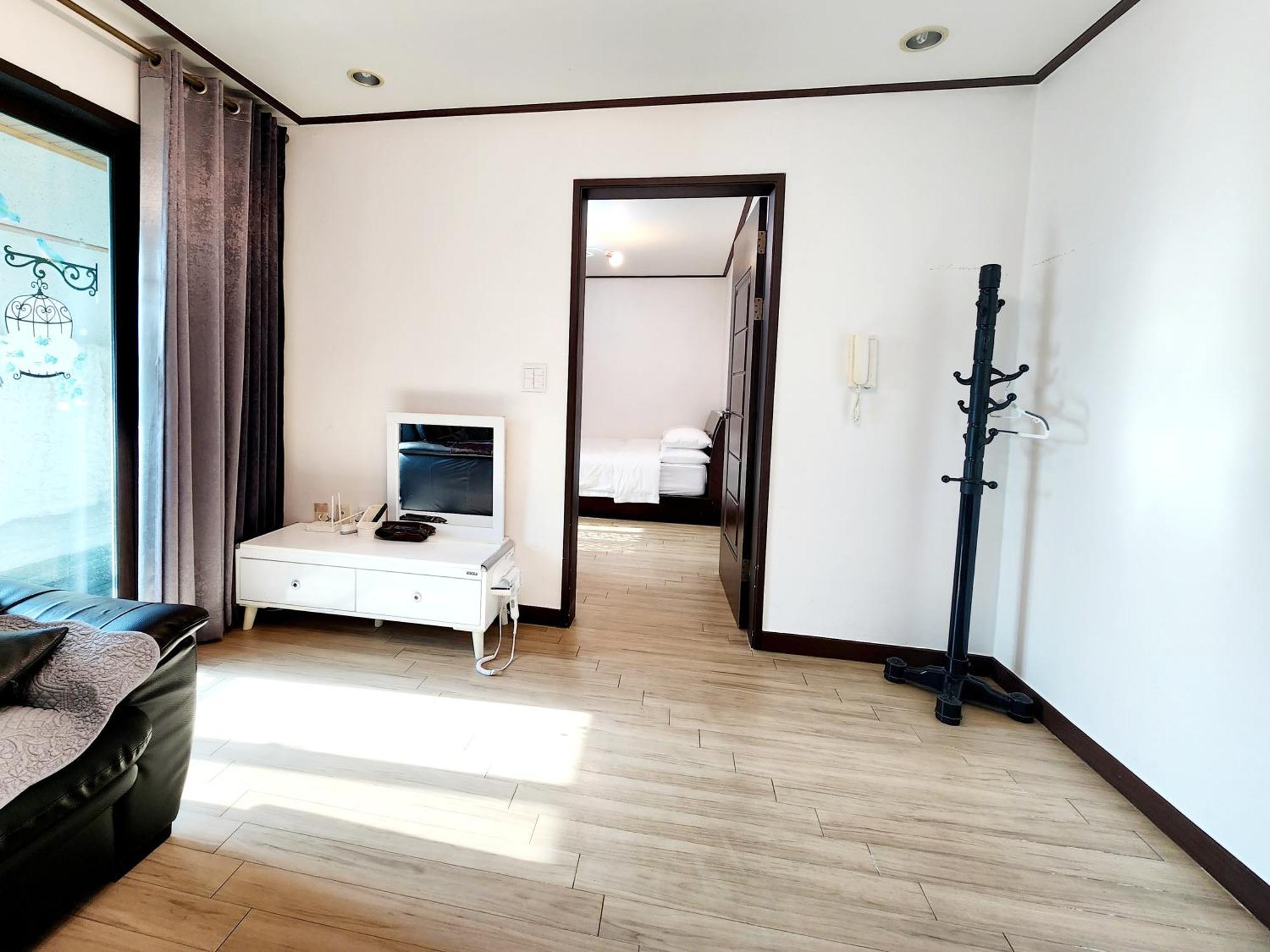 Pureun Jeju Pension Seogwipo Exterior foto